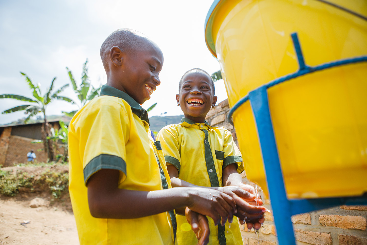Rwanda06_Rulindo_BinagaSchool_20180725-74 children washing their hands | Clean Water in Rwanda | Where We Work | Water For People