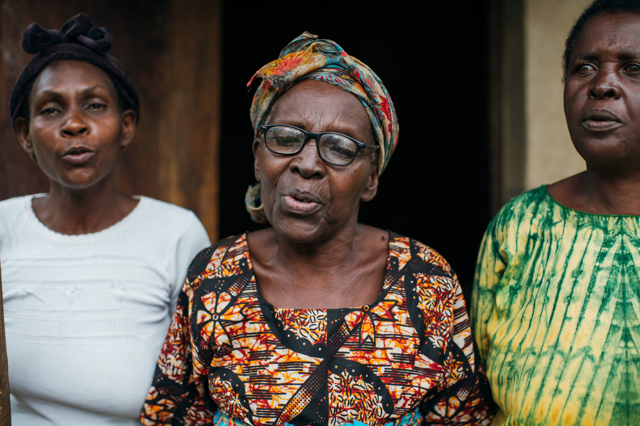 Uganda_2016_MarCommAfrica2016_Kamwenge_Biguli_UgandaMarCommAfrica2016r31_UgandaMarCommAfrica2016r32_UgandaMarCommAfrica2016r33_consent (4) ladies singing | Clean Water in Uganda | Where We Work | Water For People