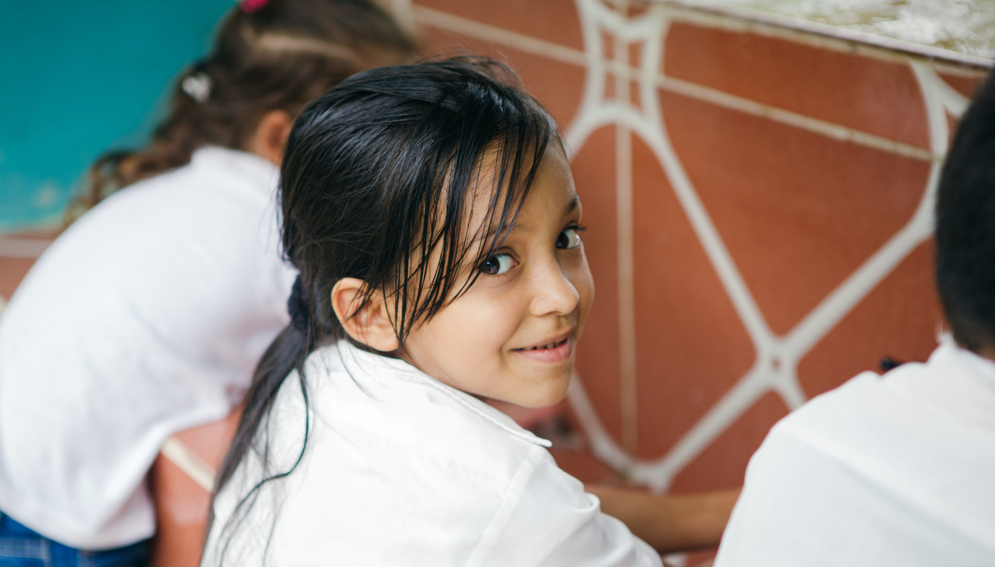 Honduras01_SanAntonio_EscuelaElLanillal_20190619-101 girl at a washing station | Water For People's Leadership Council | Water For People