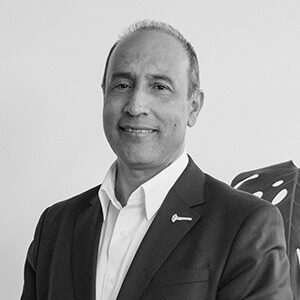 Andrés Abasto 2023_web - Copy - Copy - Copy Portrait Photo of Andres Abasto