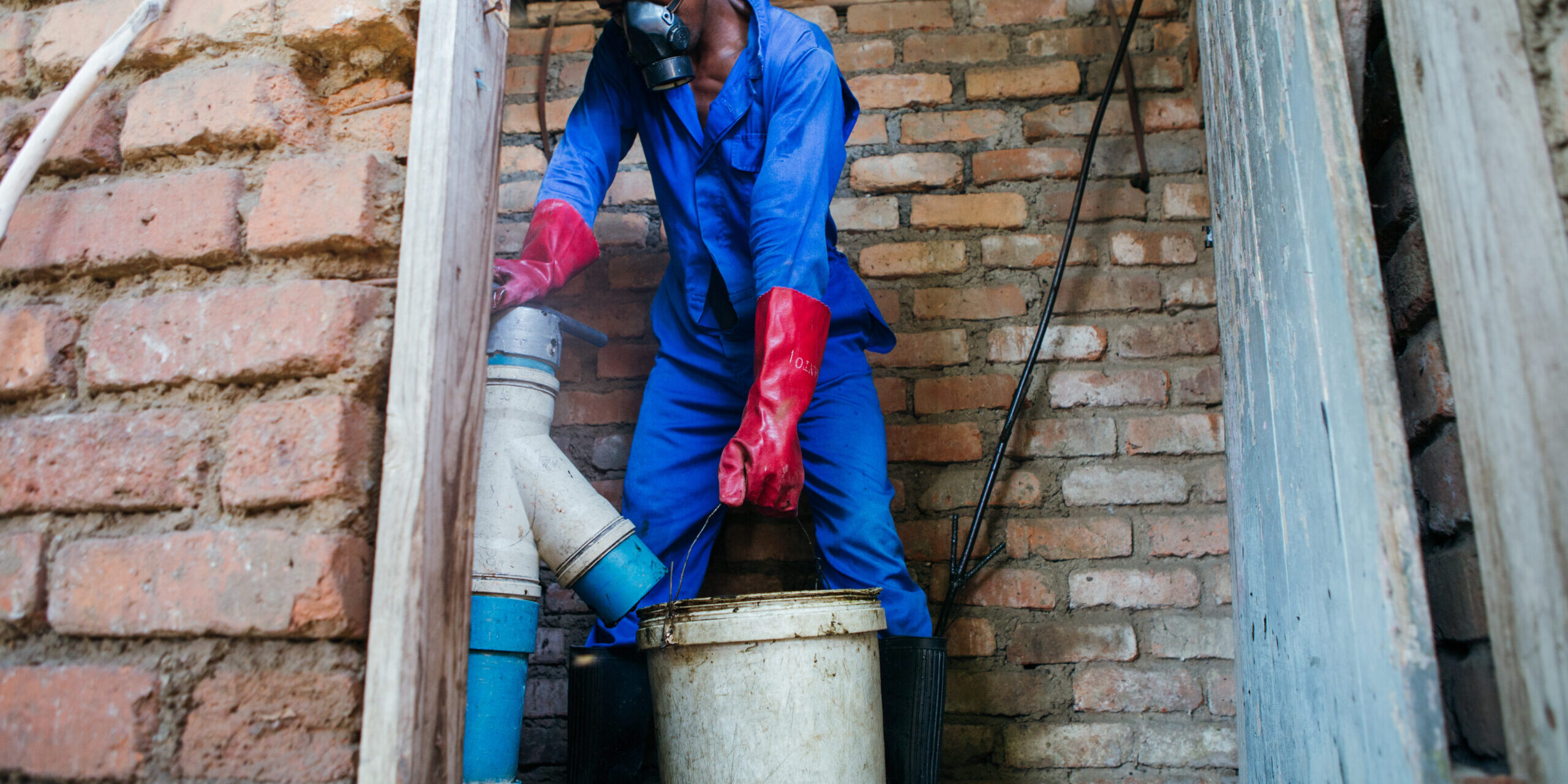 Malawi_Blantyre_2016_MarCommAfrica2016_Sanitation_Gulper-7