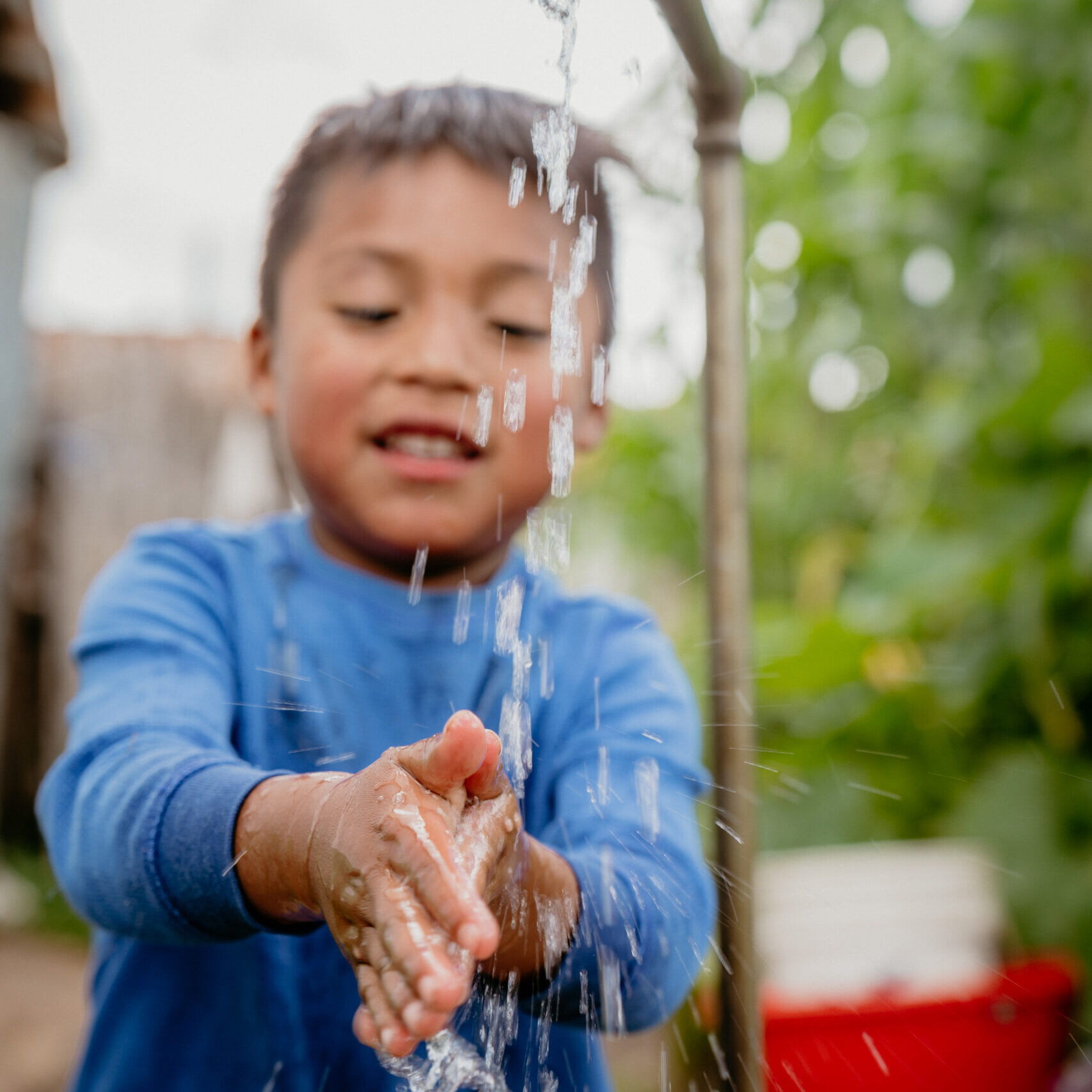 Guatemala_handwashing_child_1